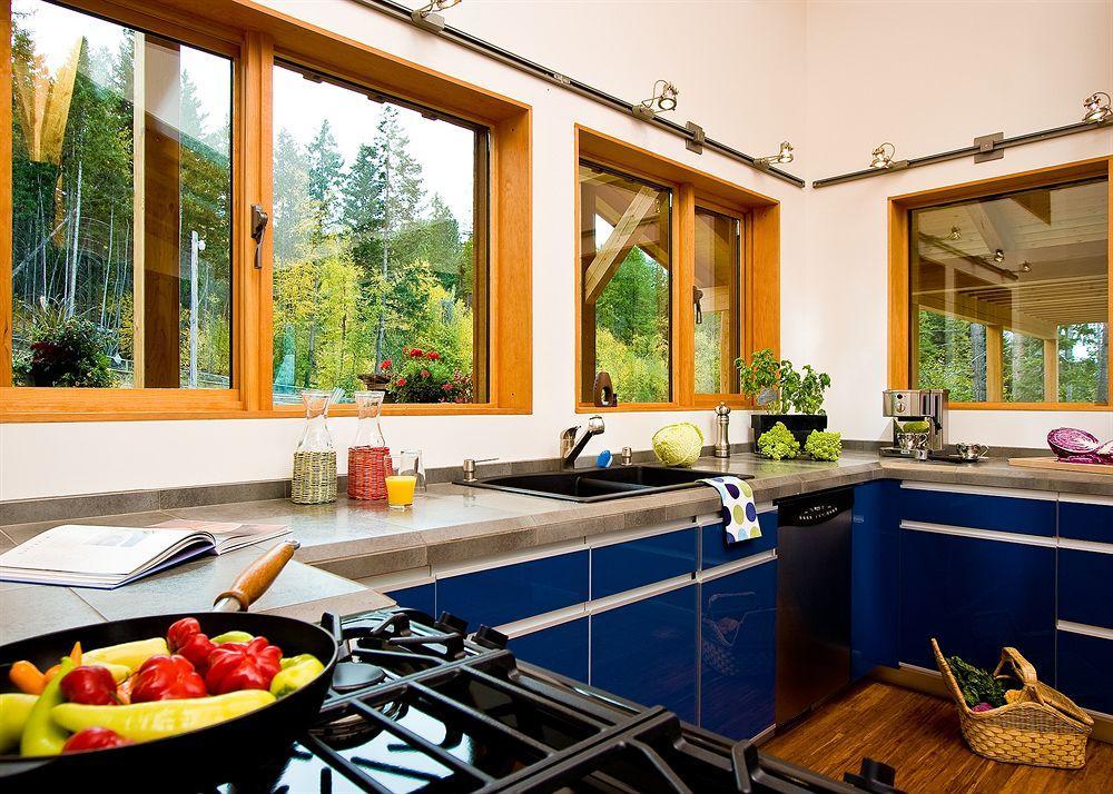 Myra Canyon Lodge Kelowna Dış mekan fotoğraf