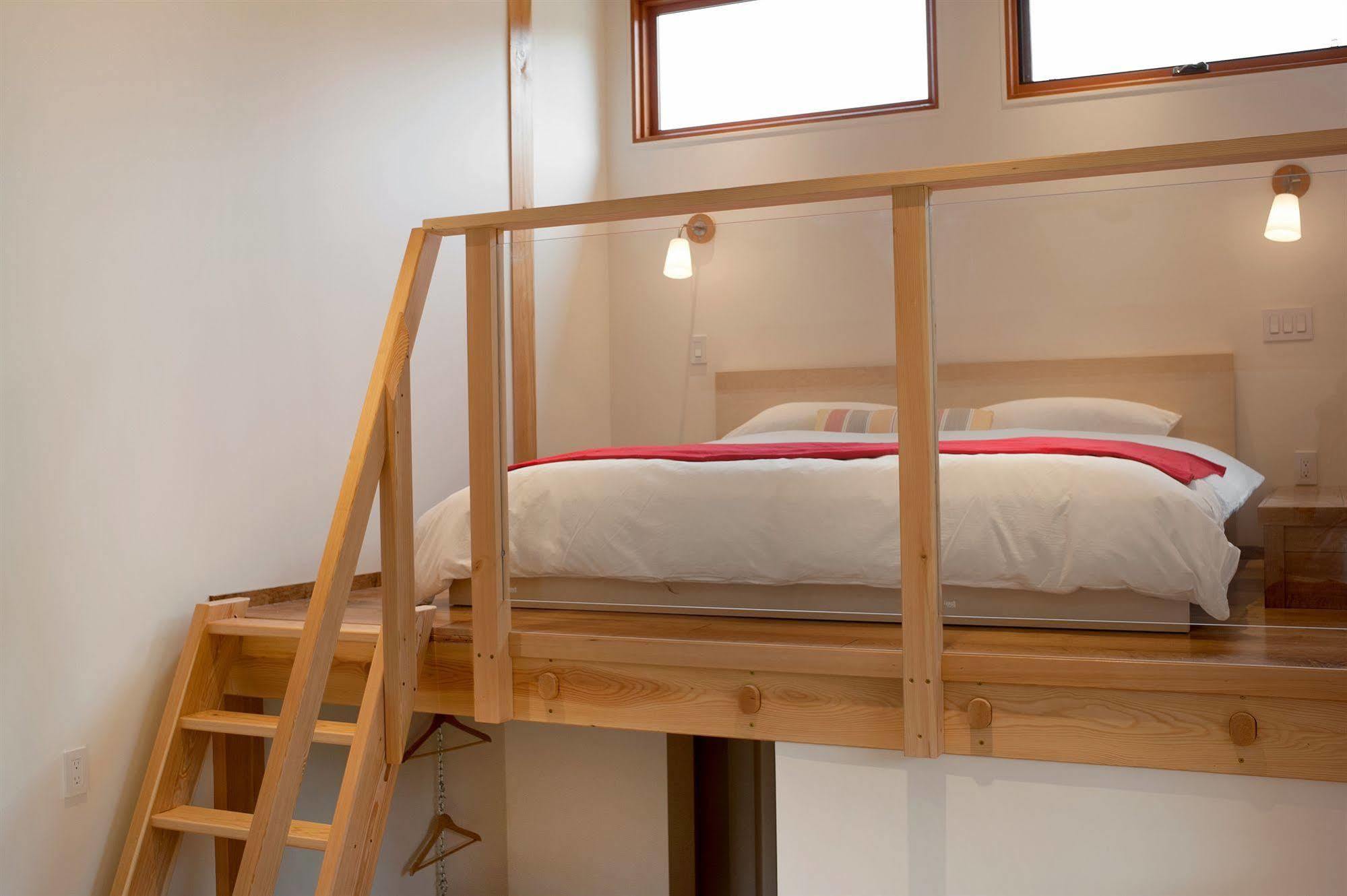 Myra Canyon Lodge Kelowna Dış mekan fotoğraf